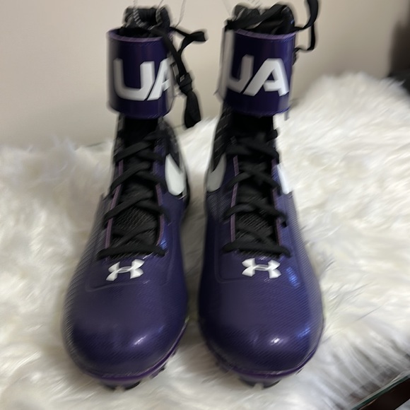 NWOT’S Under Armour Men’s Purple Spine Clutch Fit Football Cleats Size 13.5 - Picture 2 of 6